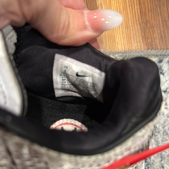 Nike White and Black Shoes with Red and Gold Details - Picture 6 of 7